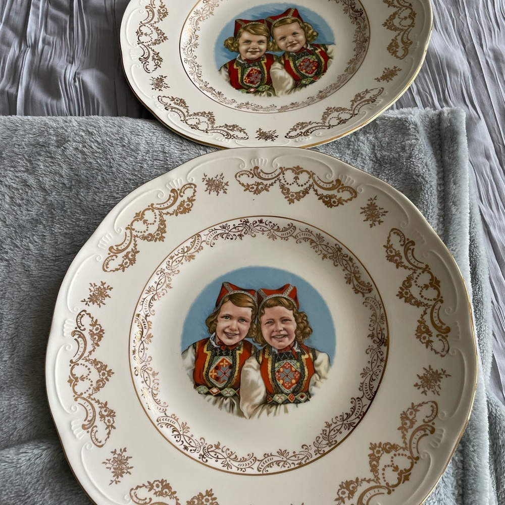 FIGGJO FLINT NORWAY NORWEGIAN GIRLS PLATE
